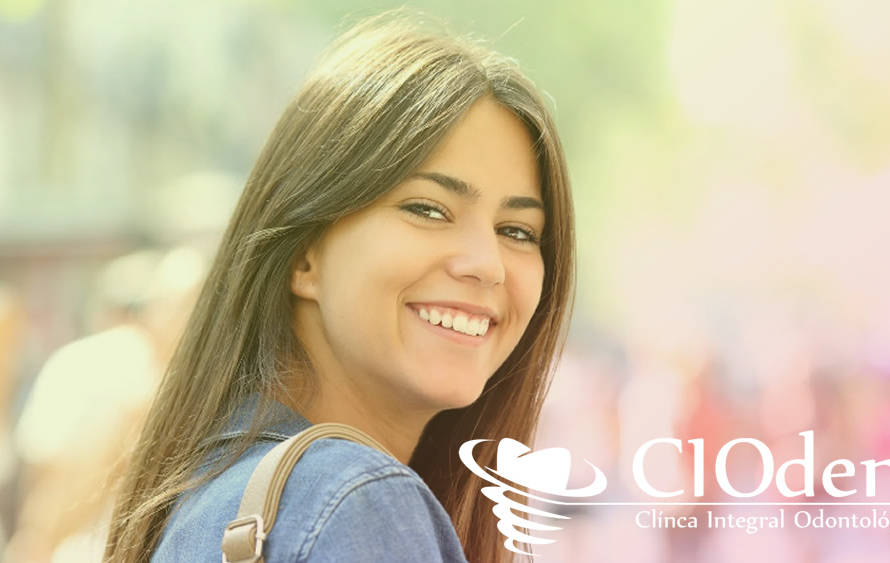 cuidados-dentadura-en-verano-ciodent